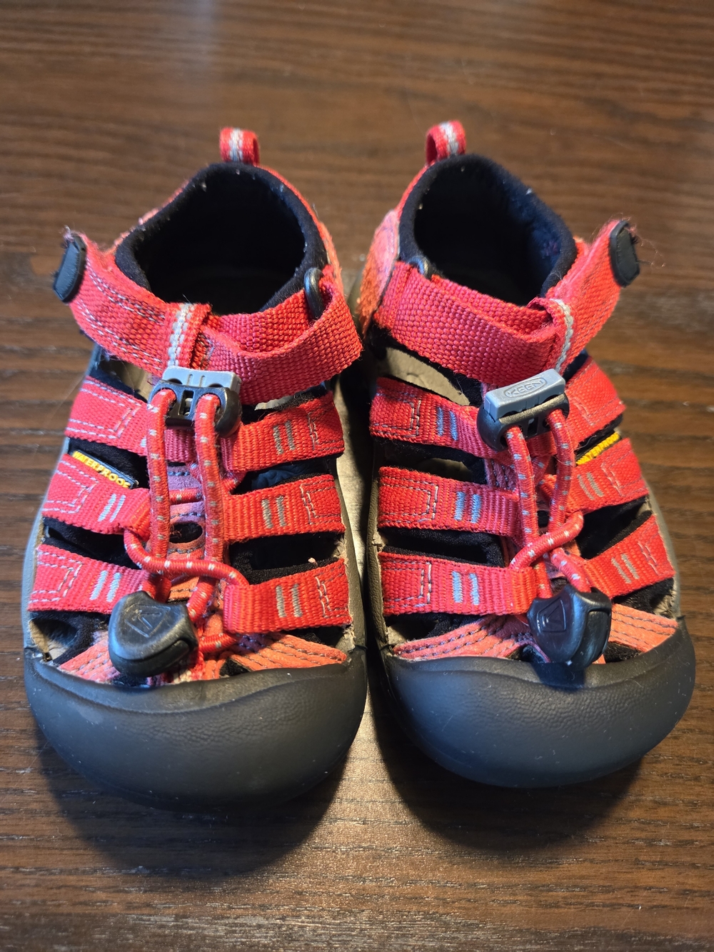 KEEN Newport H2 Toddler Water Sandals Size 8 Red Gray Closed Toe Hiking Shoes - Picture 2 of 6